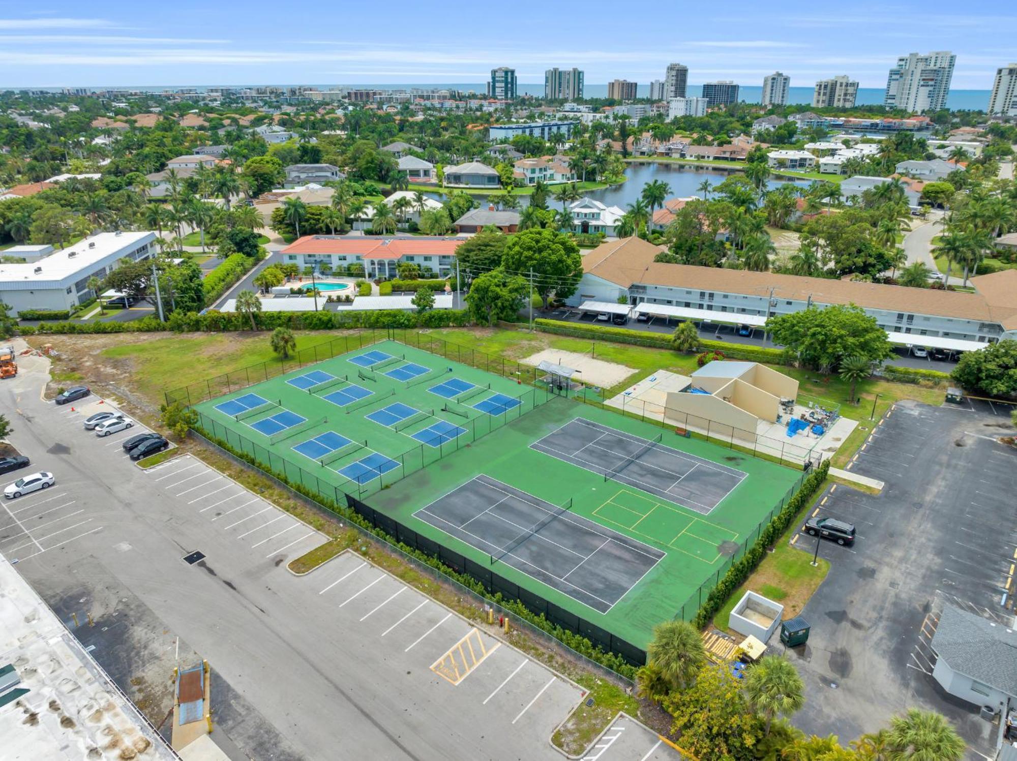 Park Shore Resort By Mike Z Rentals (Adults Only) North North Naples Kültér fotó