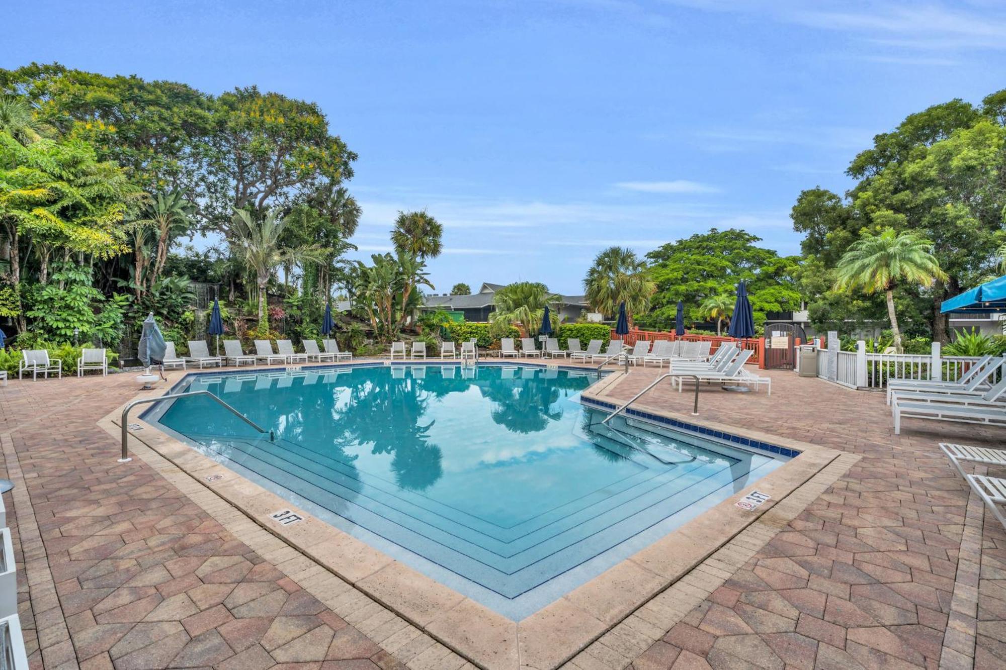 Park Shore Resort By Mike Z Rentals (Adults Only) North North Naples Kültér fotó