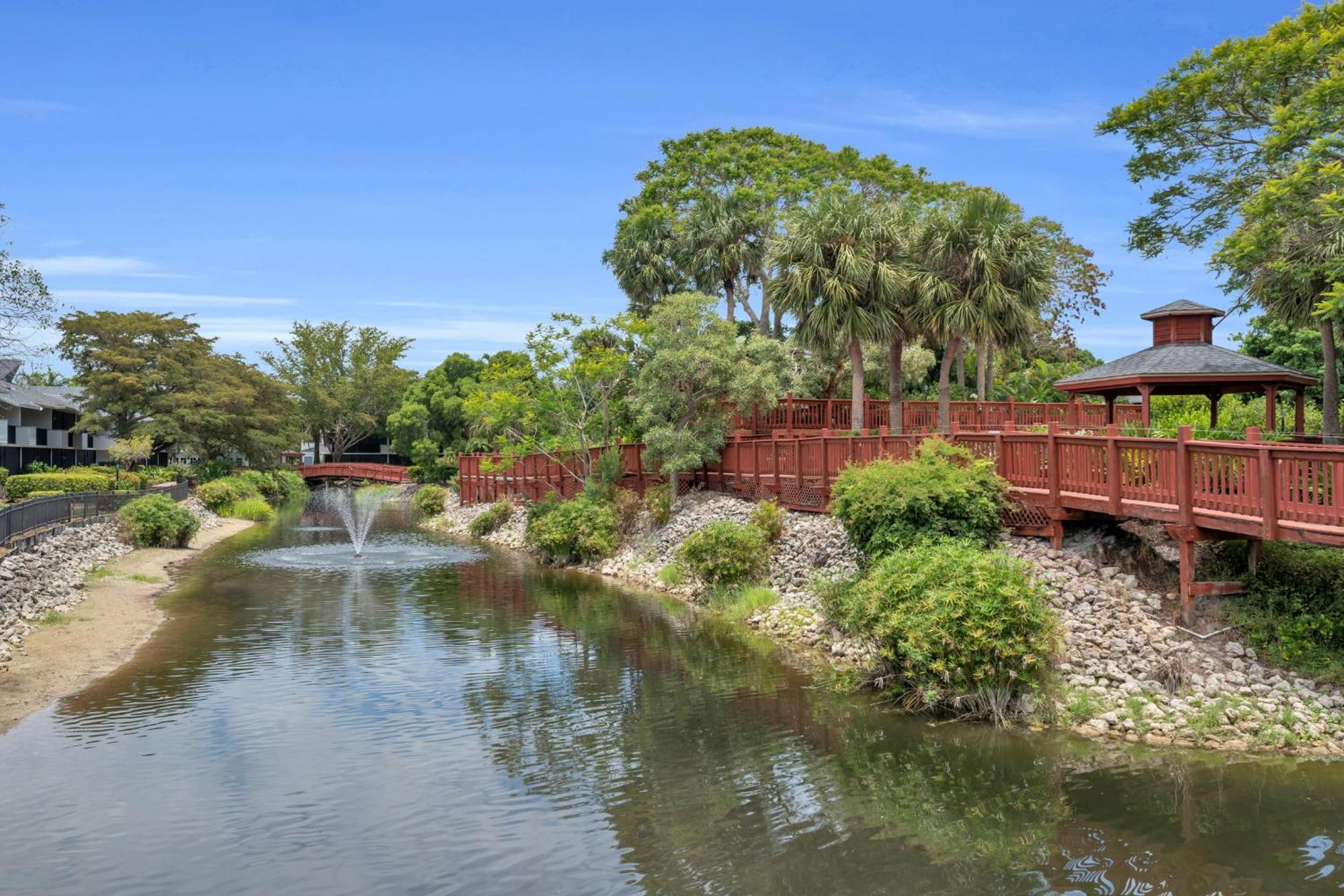Park Shore Resort By Mike Z Rentals (Adults Only) North North Naples Kültér fotó